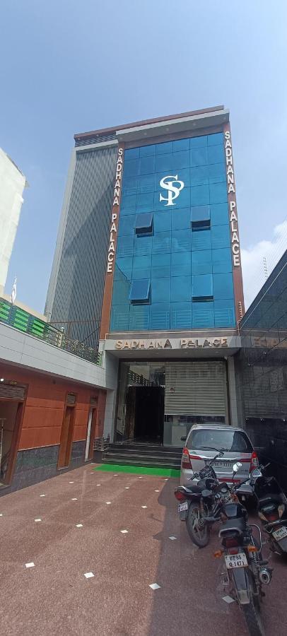 Hotel Sadhana Palace ماثورا المظهر الخارجي الصورة